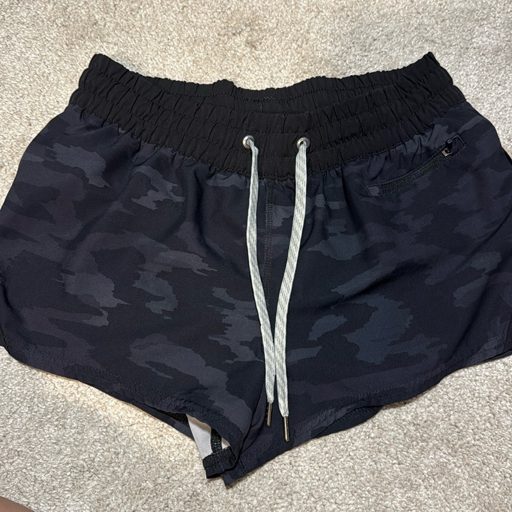 Vuori clementine short camo